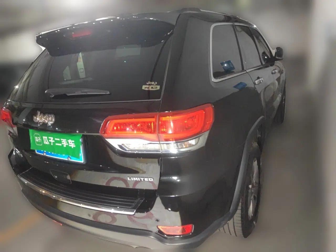 Jeep Grand Cherokee 2014 3.0L Comfort Navigation Edition — миниатюра 6