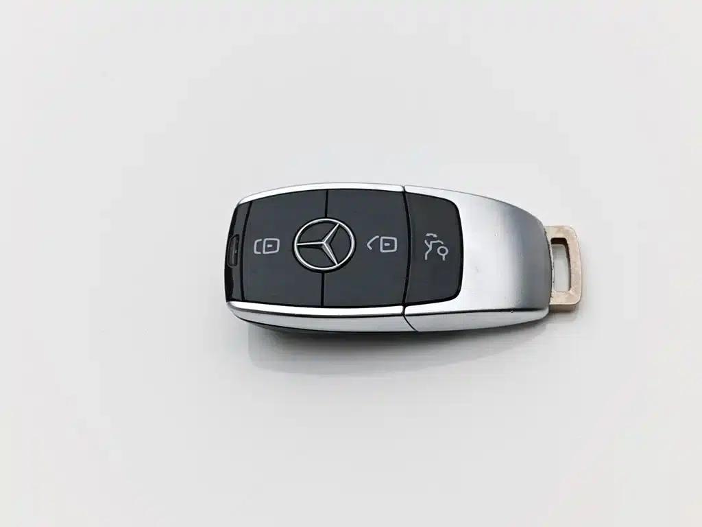 2018 Mercedes-Benz E-Class E 200 L Sport 4MATIC — миниатюра 19