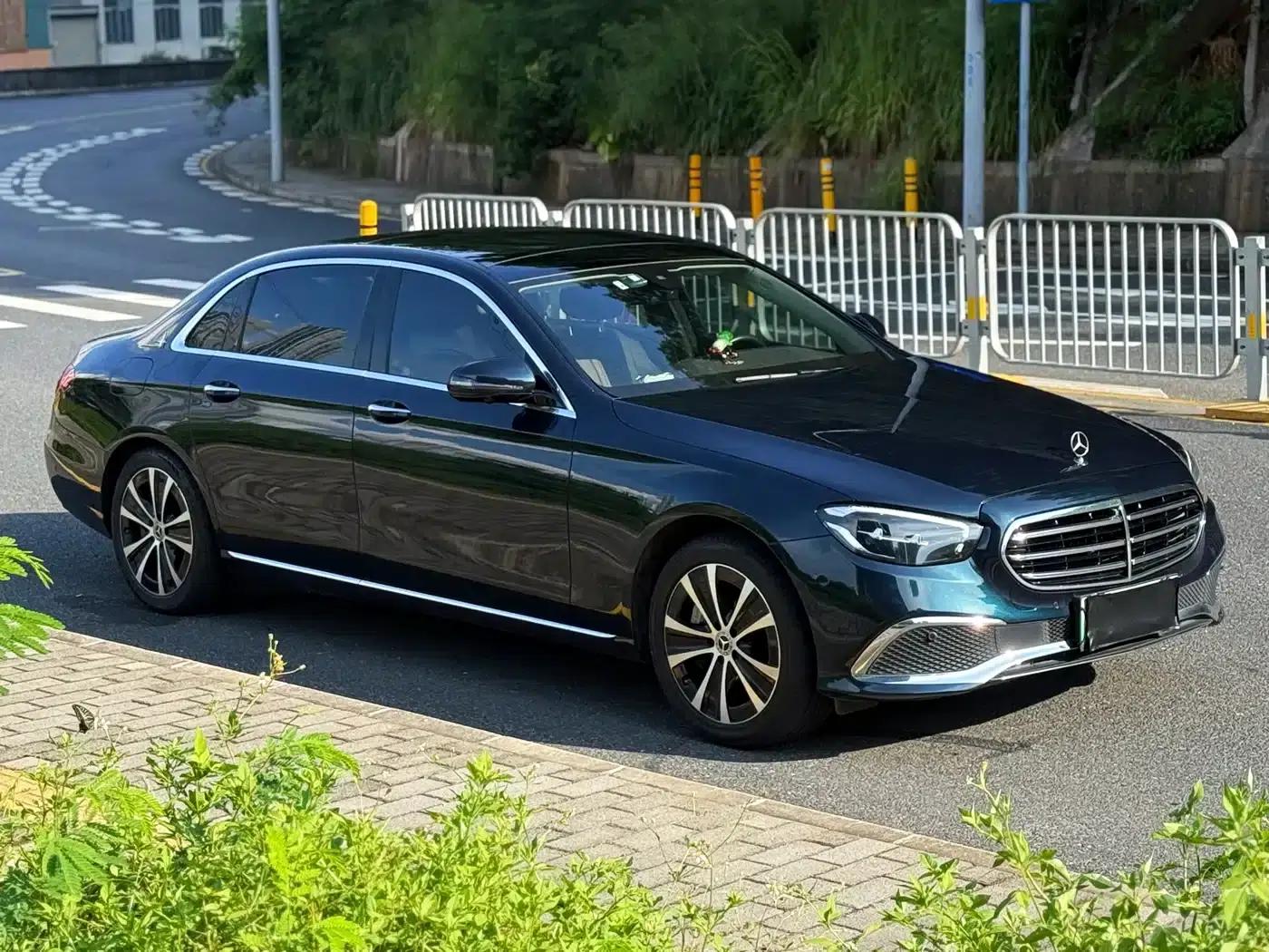 Mercedes-Benz E-Class PHEV 2023 E 350 e L Plug-in Hybrid Sedan — миниатюра 4