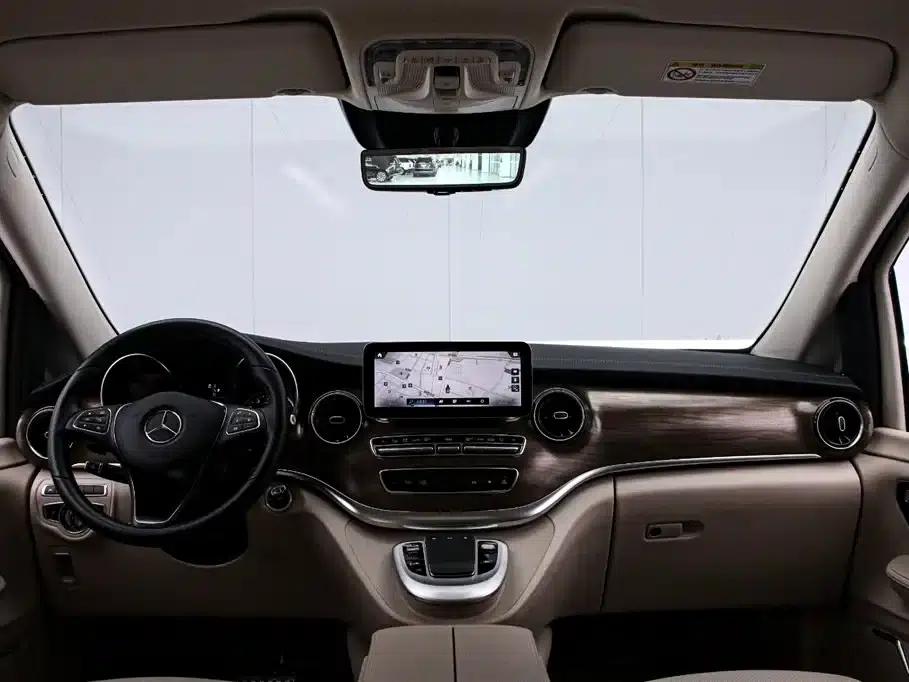 Mercedes-Benz V-Class 2022 V 260 L Long Wheelbase Premium Edition — миниатюра 5