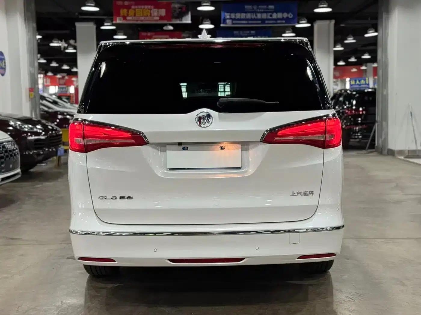 Buick GL8 2017 ES 28T Comfort Model (National V Emission Standard) — миниатюра 4