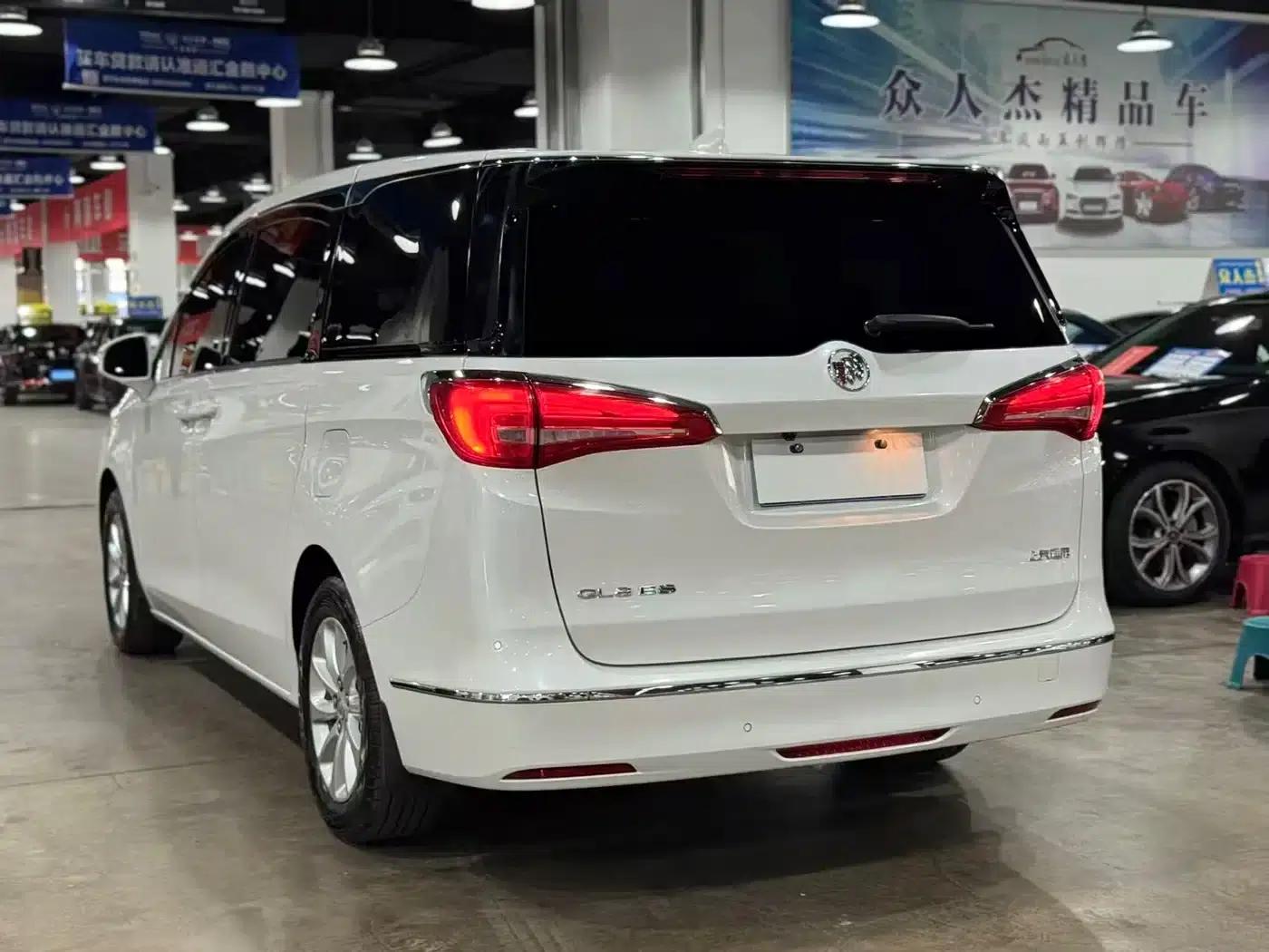 Buick GL8 2017 ES 28T Comfort Model (National V Emission Standard) — миниатюра 5