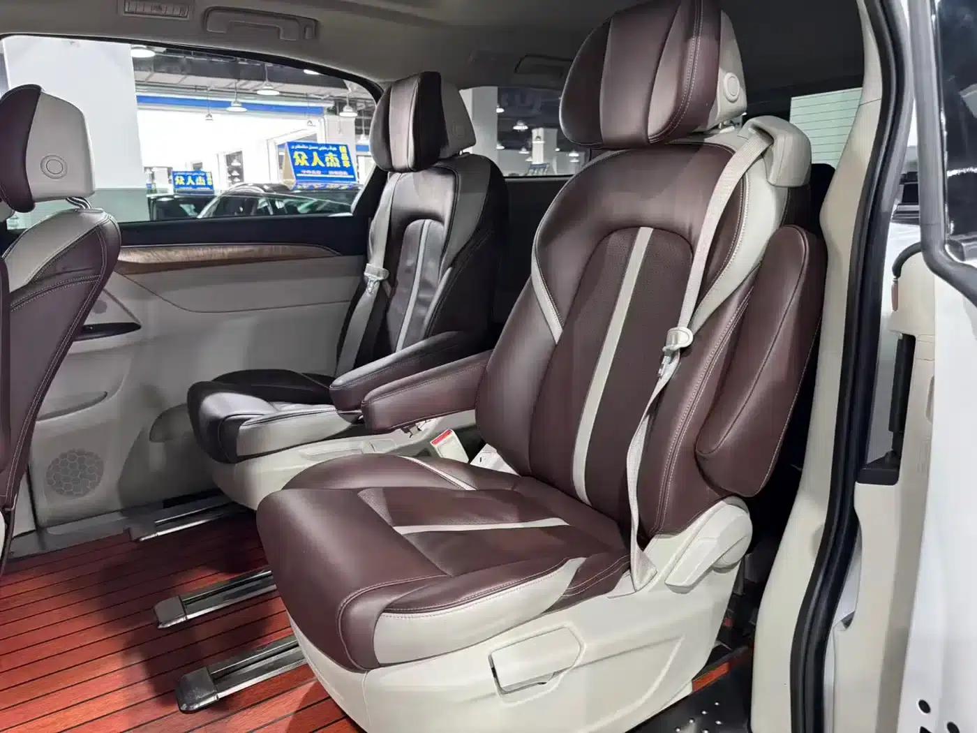 Buick GL8 2017 ES 28T Comfort Model (National V Emission Standard) — миниатюра 8