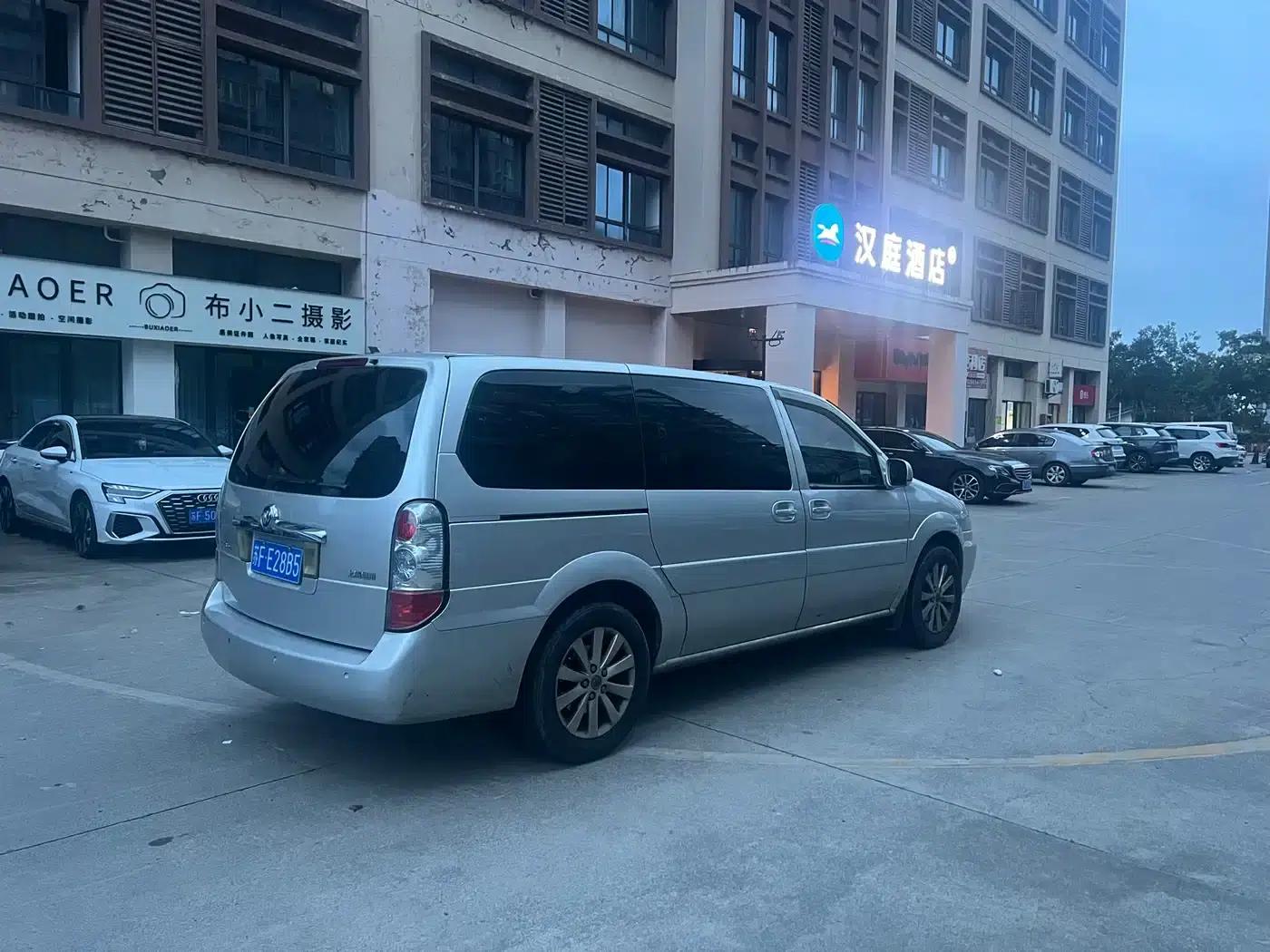 Buick GL8 2014 2.4L Executive Edition — миниатюра 3