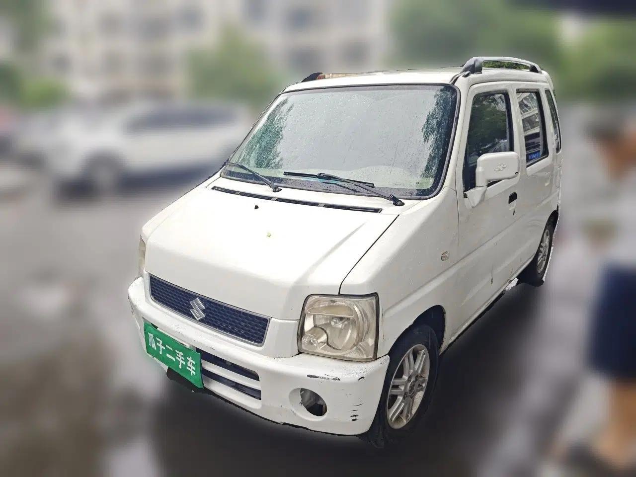 Suzuki Wagon R 2015 1.0L Manual Comfort Model — миниатюра 1