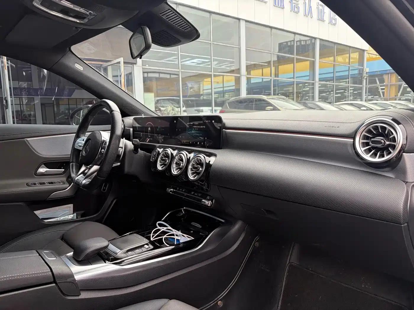 2022 Mercedes-Benz A-Class AMG A 35 L 4MATIC — миниатюра 5