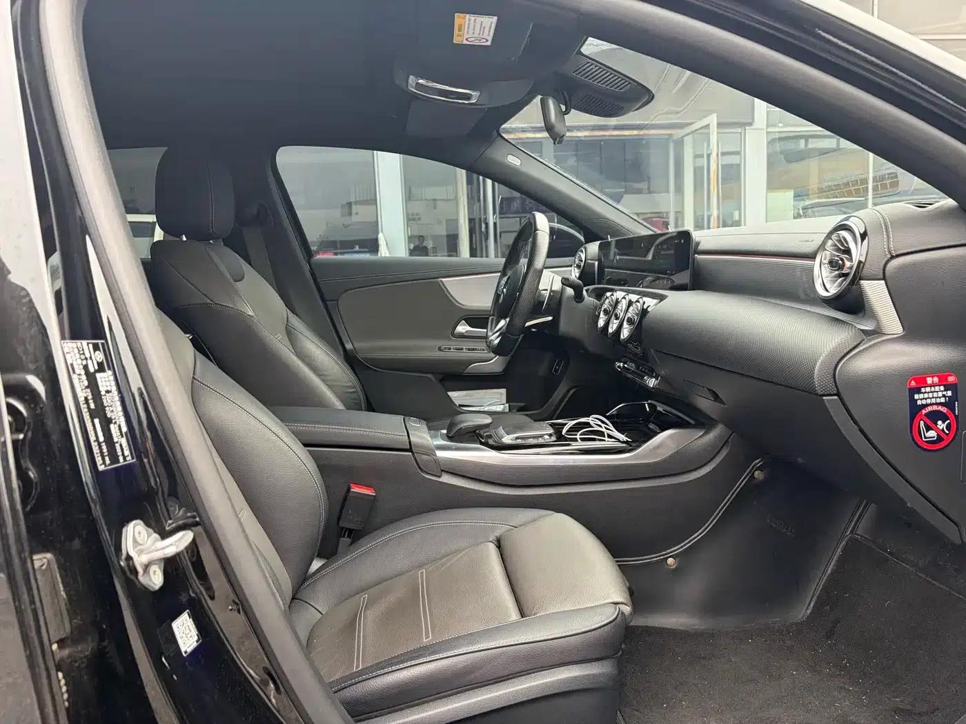 2022 Mercedes-Benz A-Class AMG A 35 L 4MATIC — миниатюра 7