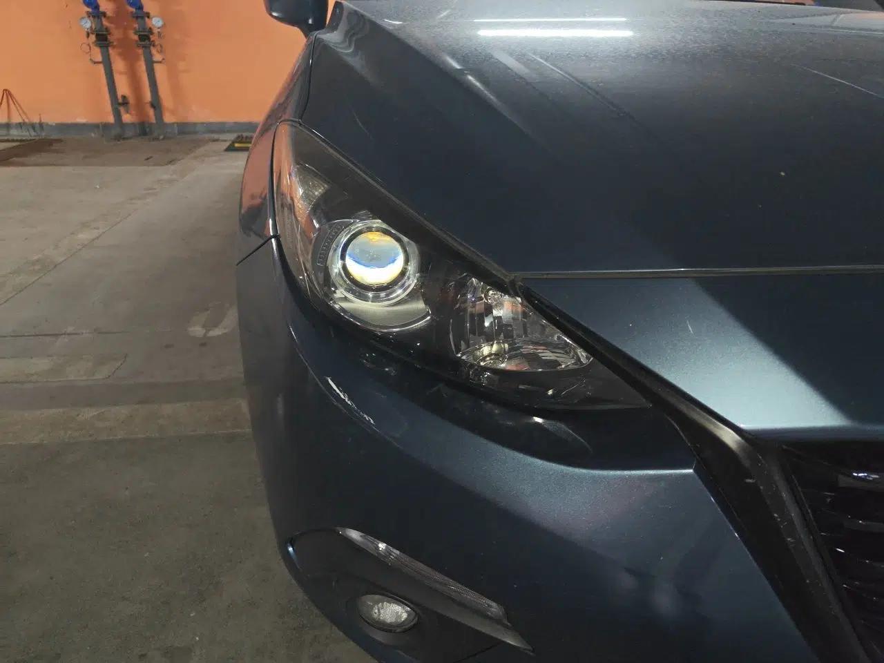 Mazda 3 Axela 2016 Sedan 1.5L Automatic Comfort Model — миниатюра 7