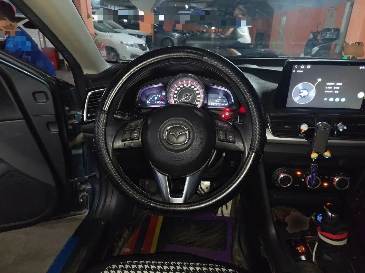 Mazda 3 Axela 2016 Sedan 1.5L Automatic Comfort Model — миниатюра 10