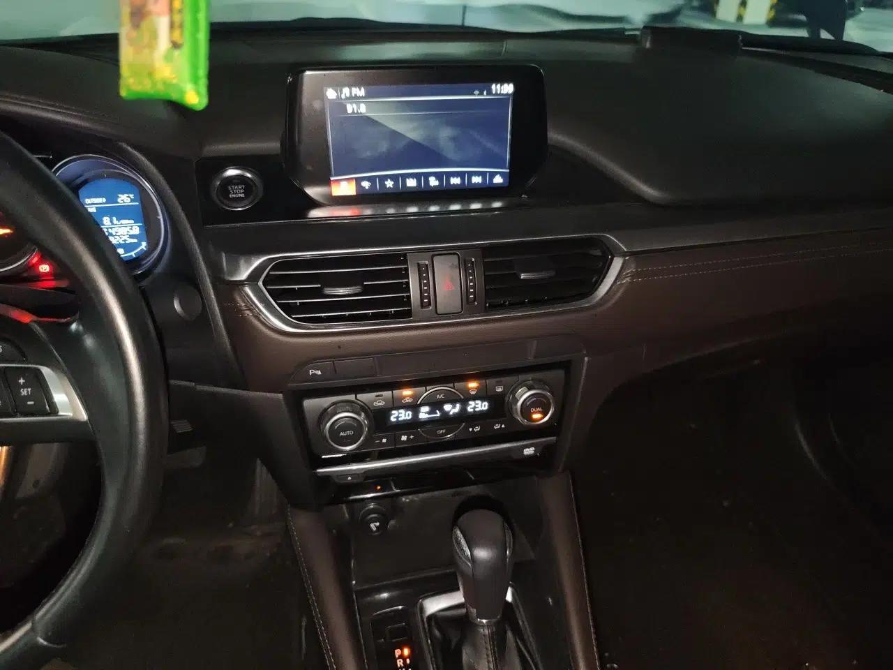 Mazda Atenza 2017 2.0L Blue Sky Luxury Edition — миниатюра 13