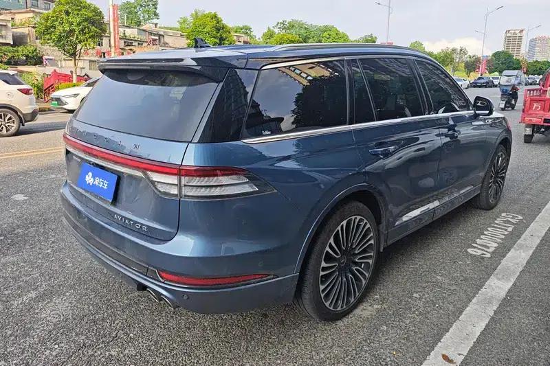 2021 Aviator 3.0T V6 AWD Presidential Edition — миниатюра 3