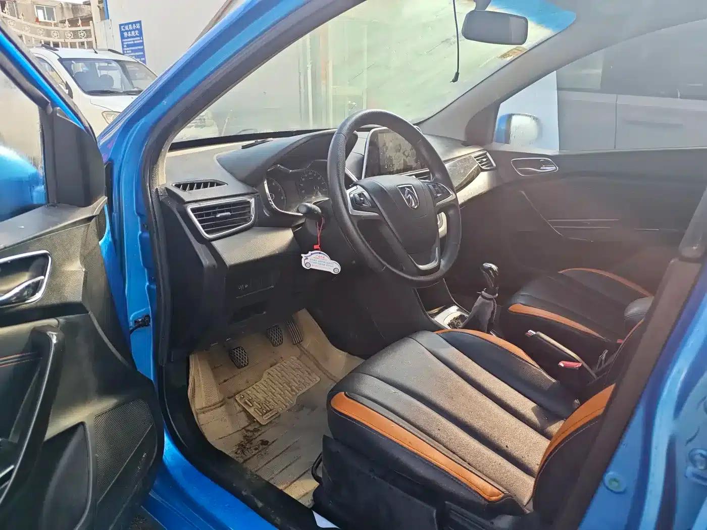Baojun 310 2016 1.2L Manual Deluxe Edition — миниатюра 5