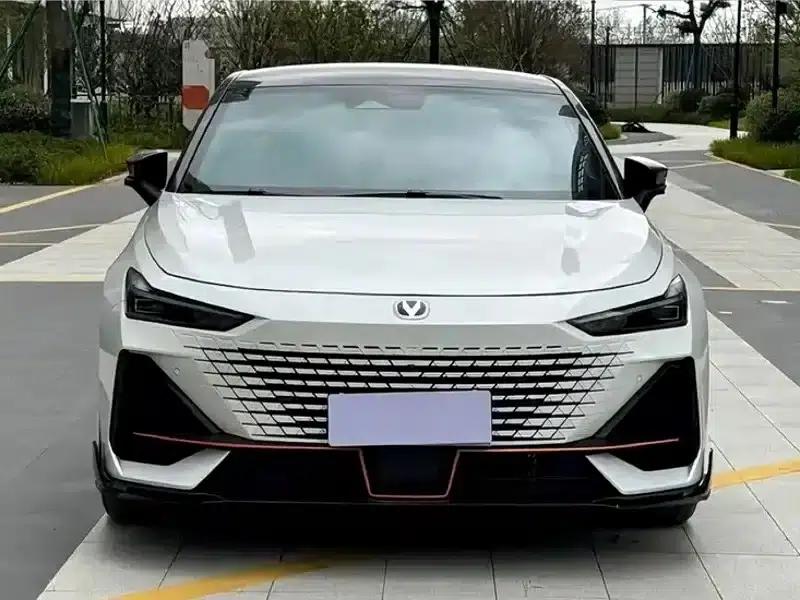 Changan UNI-V 2022 1.5T Sport Edition — миниатюра 2