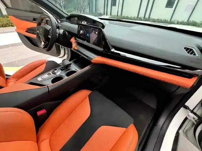 Changan UNI-V 2022 1.5T Sport Edition — миниатюра 4
