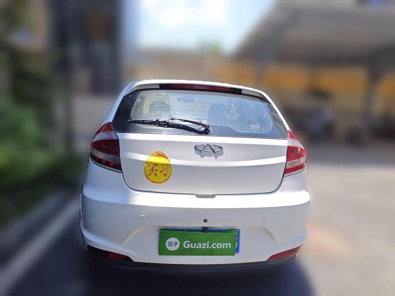 Chery Fengyun 2 2013 Hatchback 1.5L Manual Ruiyi Edition — миниатюра 5