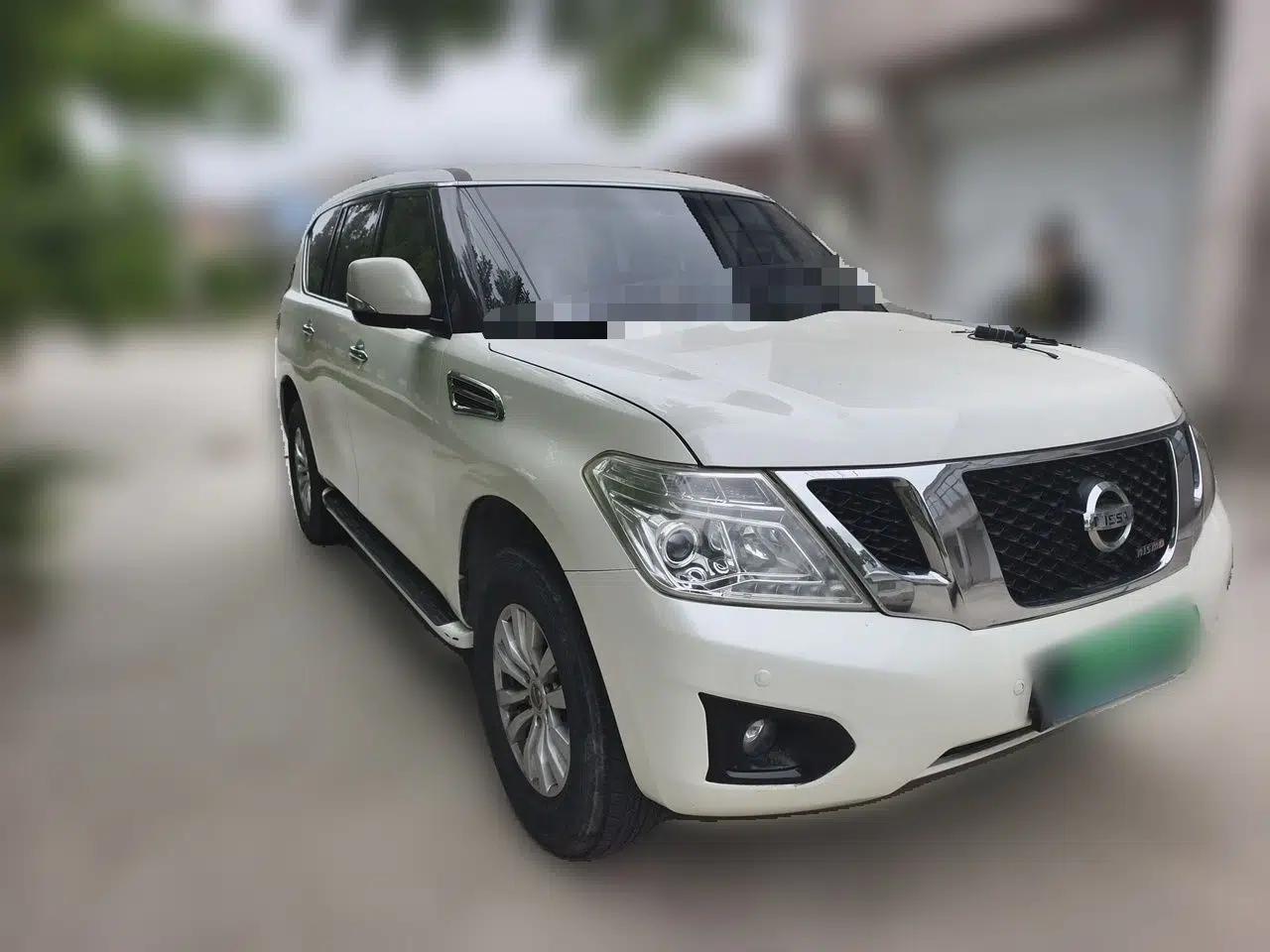 Nissan Patrol 4.0L Automatic 7-Seater (Parallel Import) — миниатюра 3