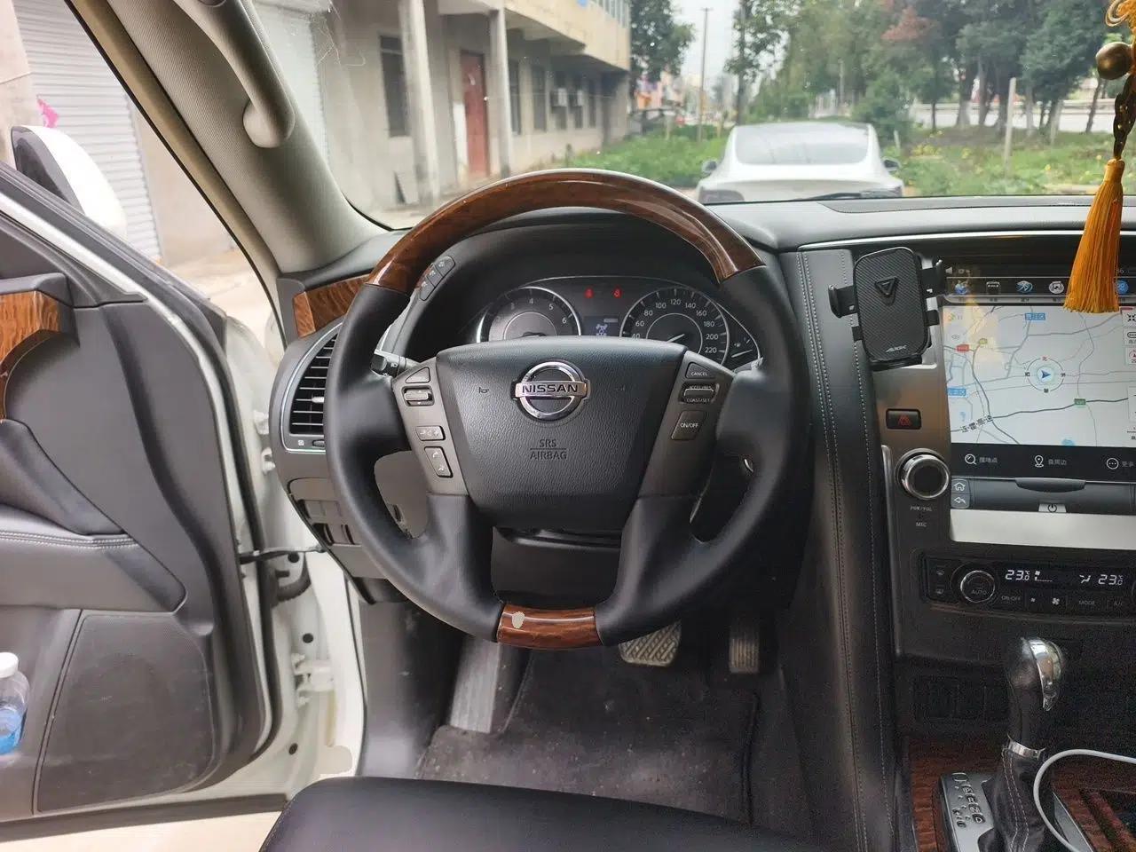 Nissan Patrol 4.0L Automatic 7-Seater (Parallel Import) — миниатюра 10
