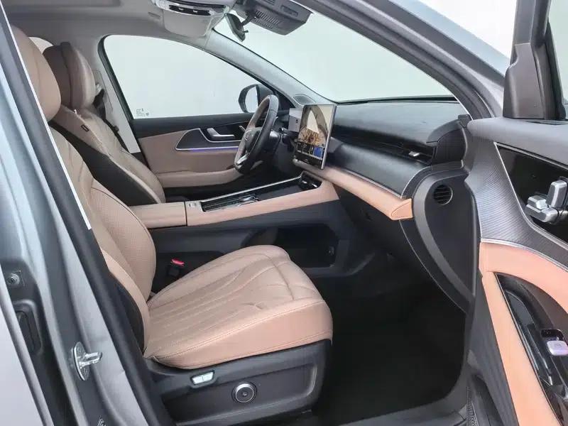Chery Tiggo 8L 2024 2.0T Automatic Premium Edition — миниатюра 18