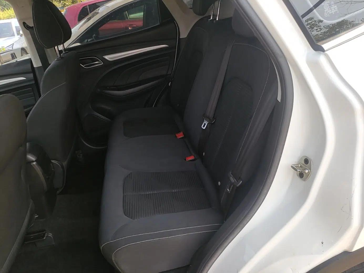 Roewe RX3 2020 1.6L CVT 4G Connected Ultra-Fun Elite Edition — миниатюра 20