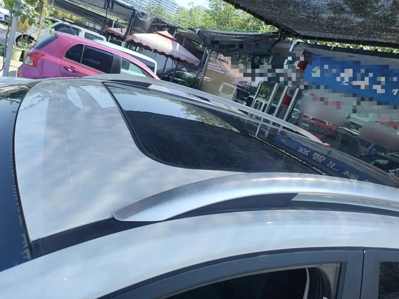 Roewe RX3 2020 1.6L CVT 4G Connected Ultra-Fun Elite Edition — миниатюра 7