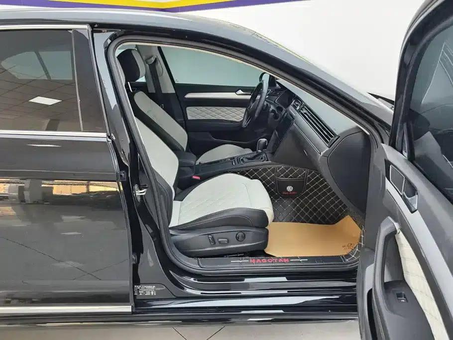 Volkswagen Magotan 2023 2 Millionth Unit Commemorative Edition 330TSI DSG Luxury — миниатюра 8