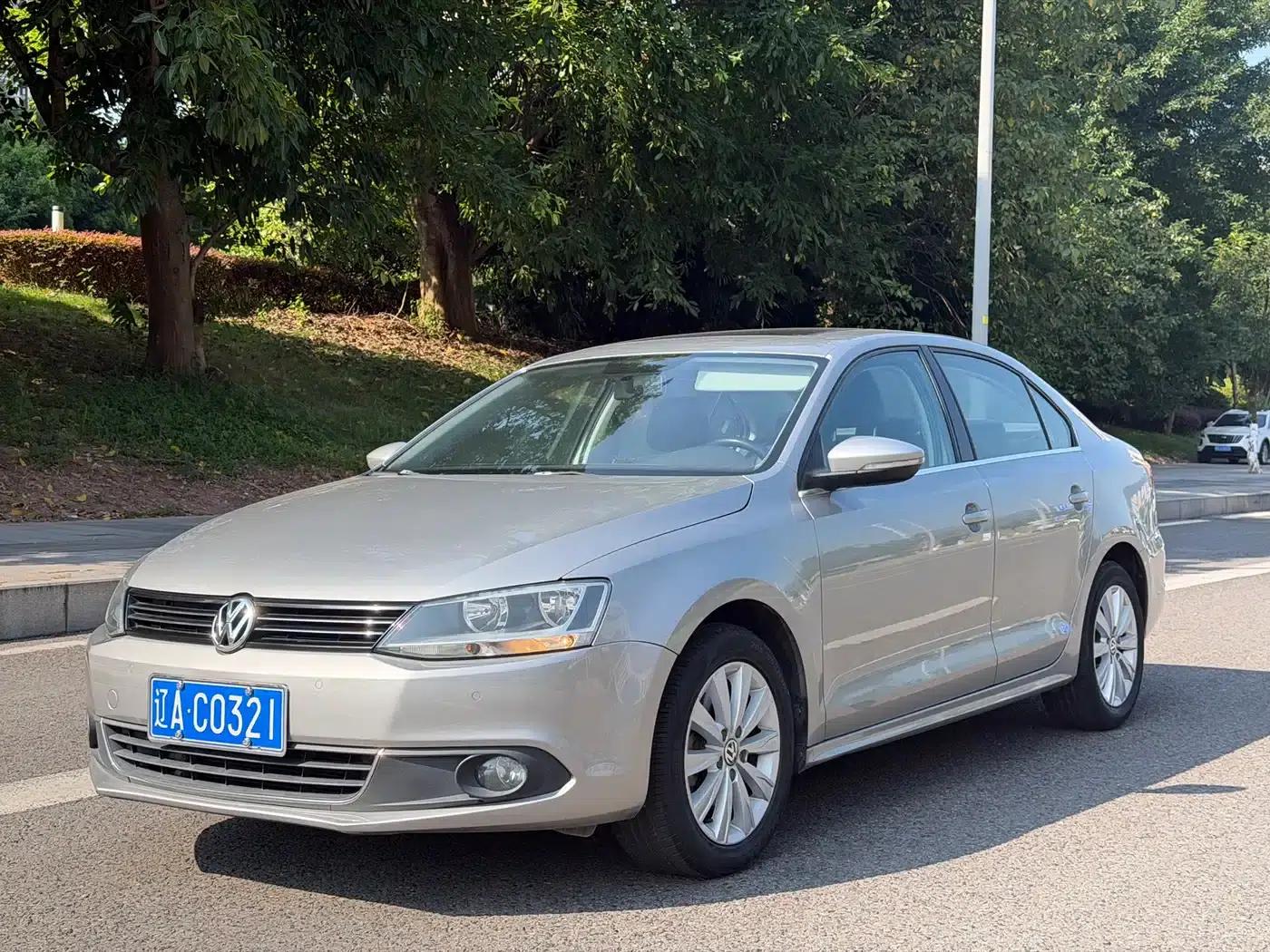 2014 Volkswagen Sagitar 1.4TSI Automatic Luxury — миниатюра 1