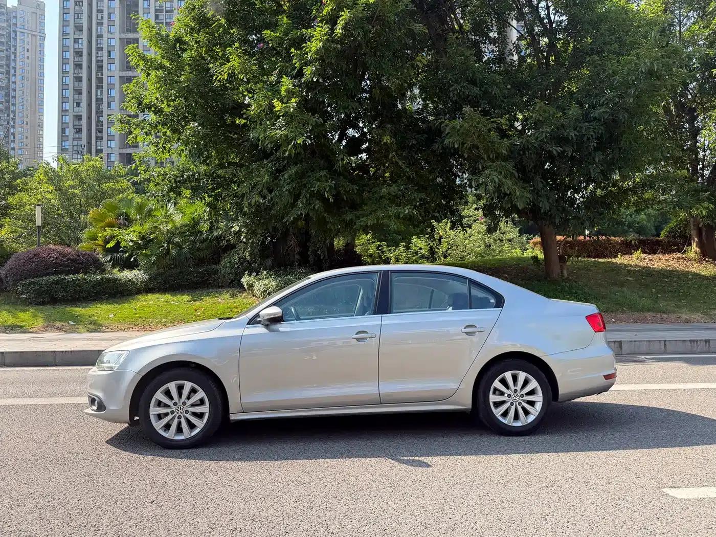 2014 Volkswagen Sagitar 1.4TSI Automatic Luxury — миниатюра 7