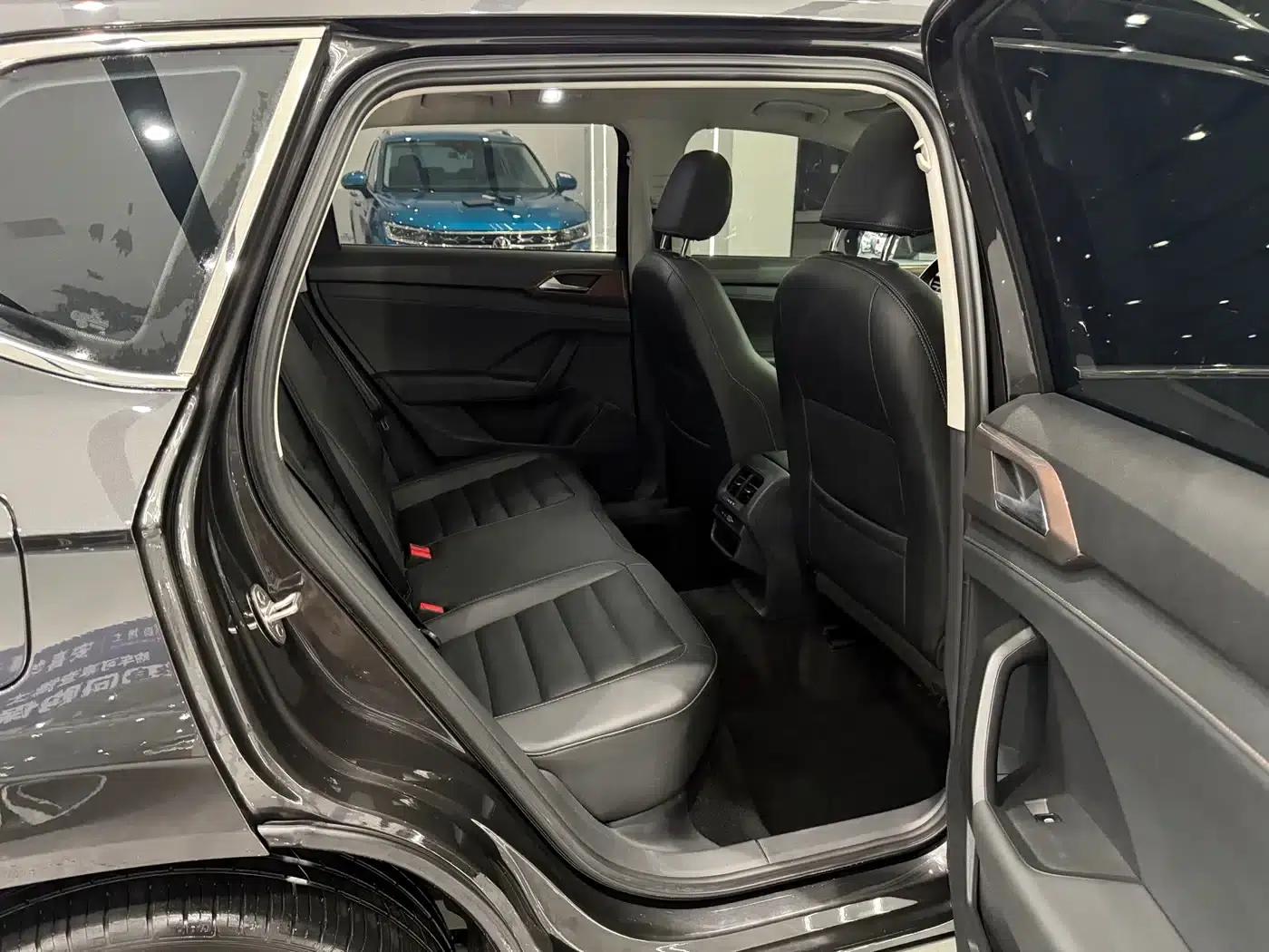 Tharu 2022 280TSI 2WD Luxury Edition — миниатюра 11