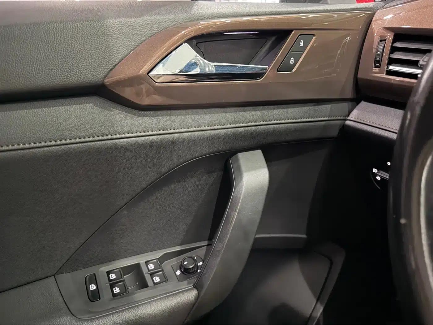 Tharu 2022 280TSI 2WD Luxury Edition — миниатюра 18
