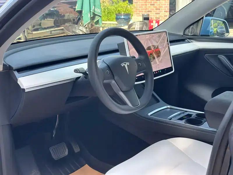 Model Y 2022 Rear-Wheel Drive — миниатюра 23