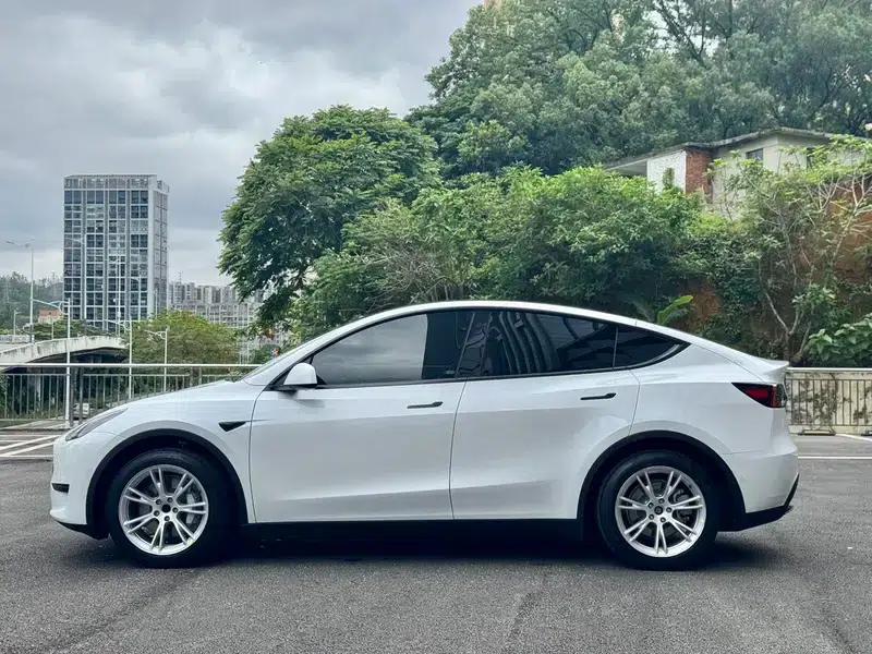 Model Y 2022 Facelift Rear-Wheel Drive Version — миниатюра 4