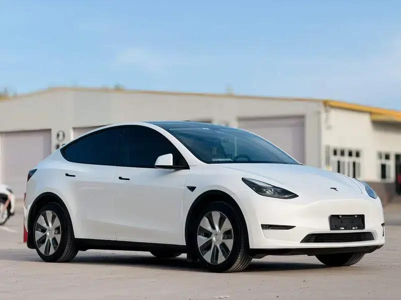 Model Y 2022 Facelift Long Range All-Wheel Drive Version — миниатюра 3