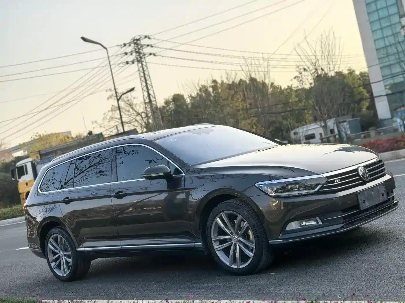 Passat Variant 2017 380TSI 2WD Comfortline — миниатюра 2