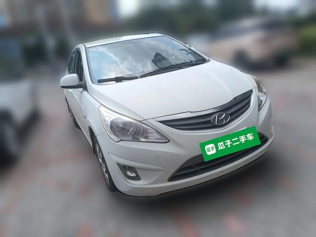 Hyundai Verna (older generation) 2014 1.4L Manual Smart GLS Trim — миниатюра 3