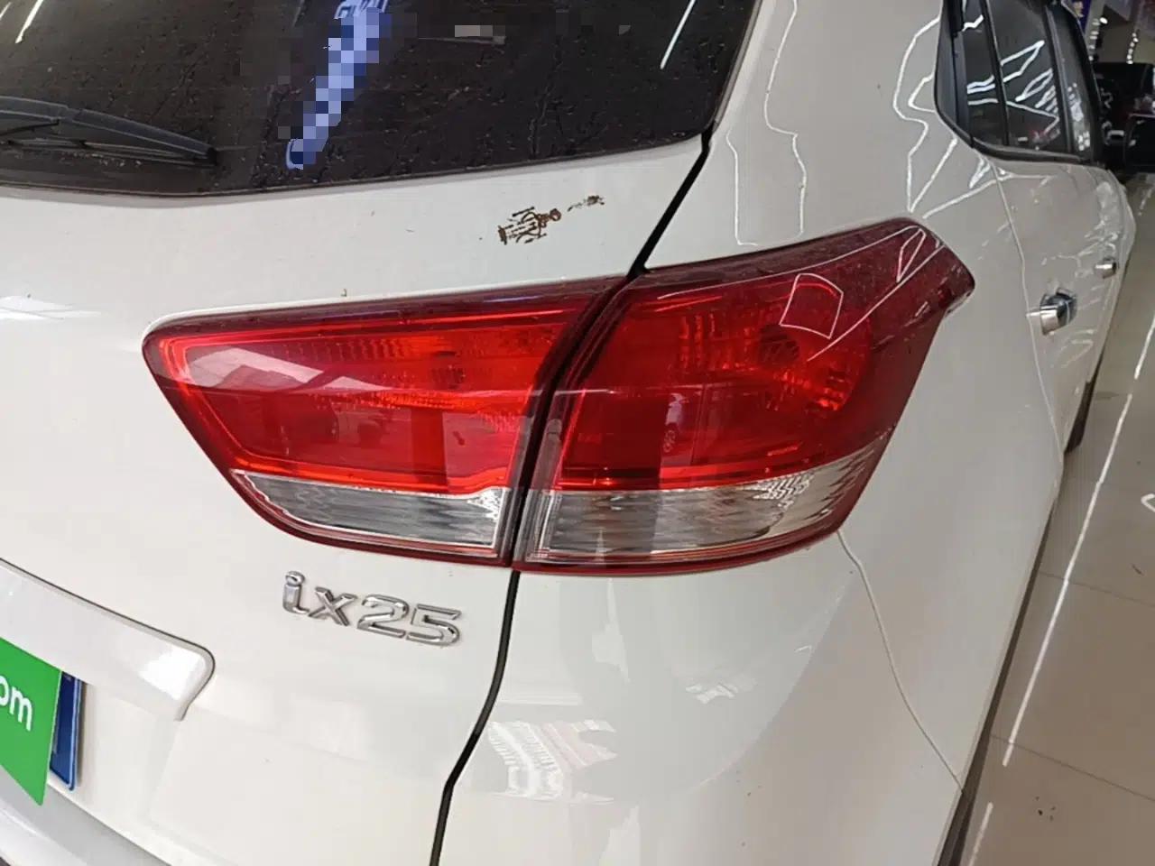 Hyundai ix25 2017 1.6L Automatic Smart Version — миниатюра 9