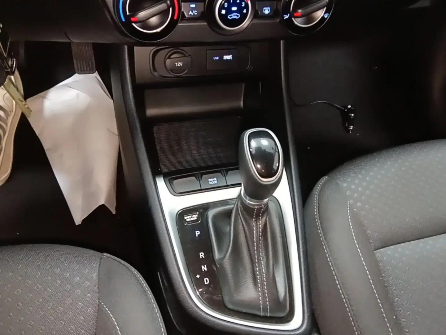 Hyundai Celesta 2018 1.6L Automatic GL Enjoyment Edition China VI compliant — миниатюра 16