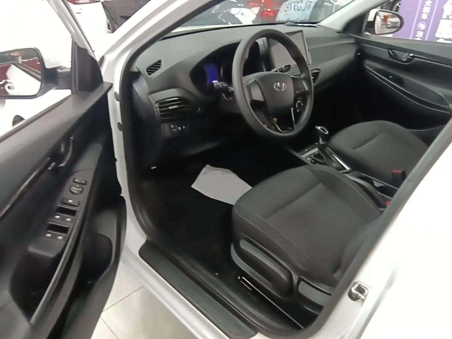 Hyundai Celesta 2018 1.6L Automatic GL Enjoyment Edition China VI compliant — миниатюра 18
