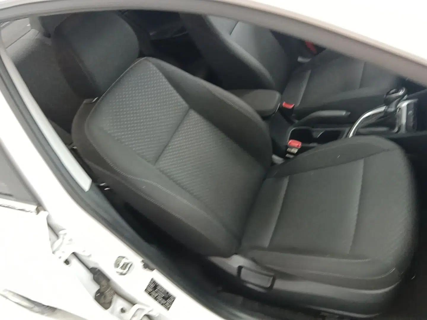 Hyundai Celesta 2018 1.6L Automatic GL Enjoyment Edition China VI compliant — миниатюра 19