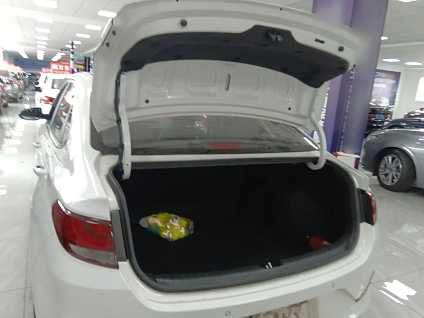 Hyundai Celesta 2018 1.6L Automatic GL Enjoyment Edition China VI compliant — миниатюра 22