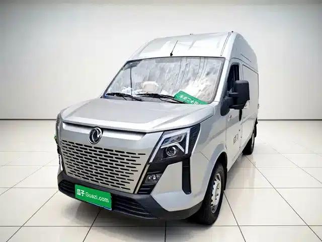 Yufeng 2023 V9+ 2.0T Manual Front-Wheel Drive Multi-function Medium Wheelbase High Roof 7/8/9 Seats