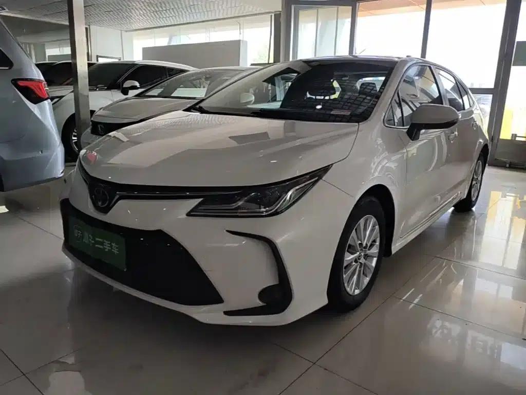 2021 Toyota Corolla TNGA 1.5L CVT Elite Edition — миниатюра 1