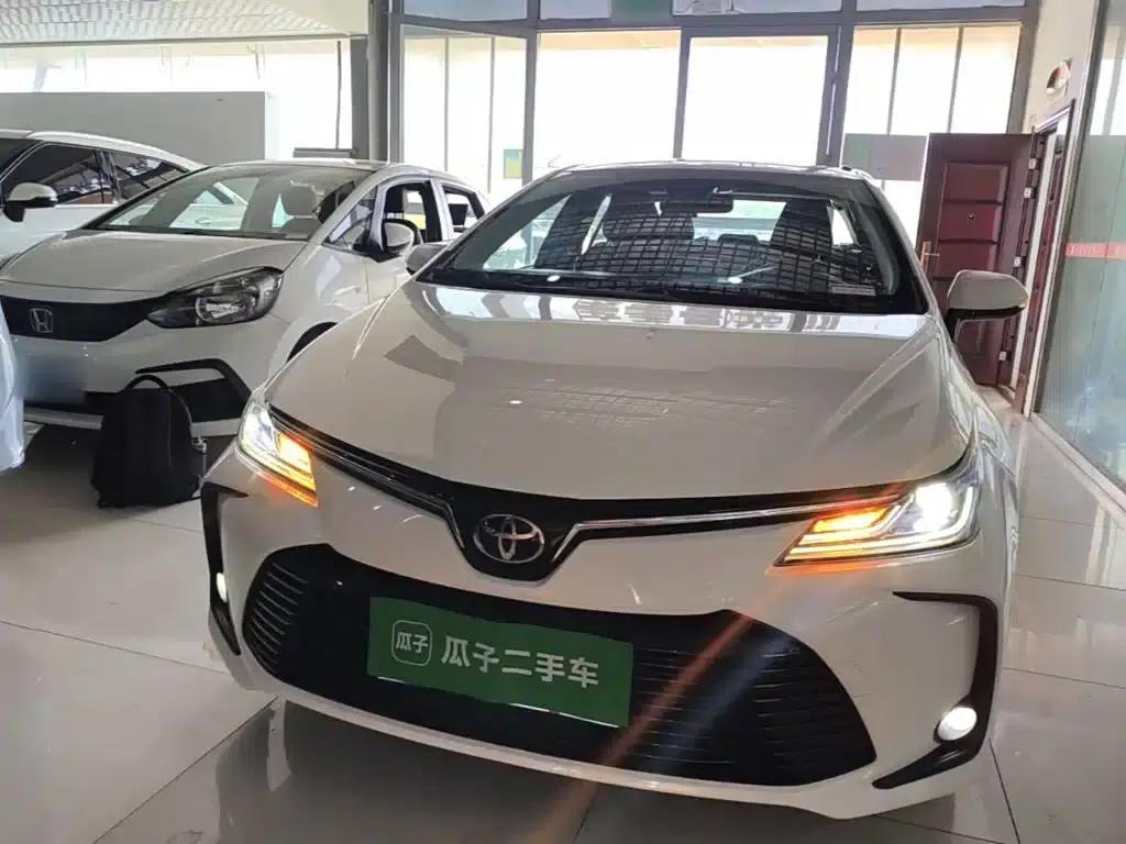2021 Toyota Corolla TNGA 1.5L CVT Elite Edition — миниатюра 3
