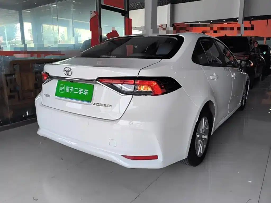 2021 Toyota Corolla TNGA 1.5L CVT Elite Edition — миниатюра 7