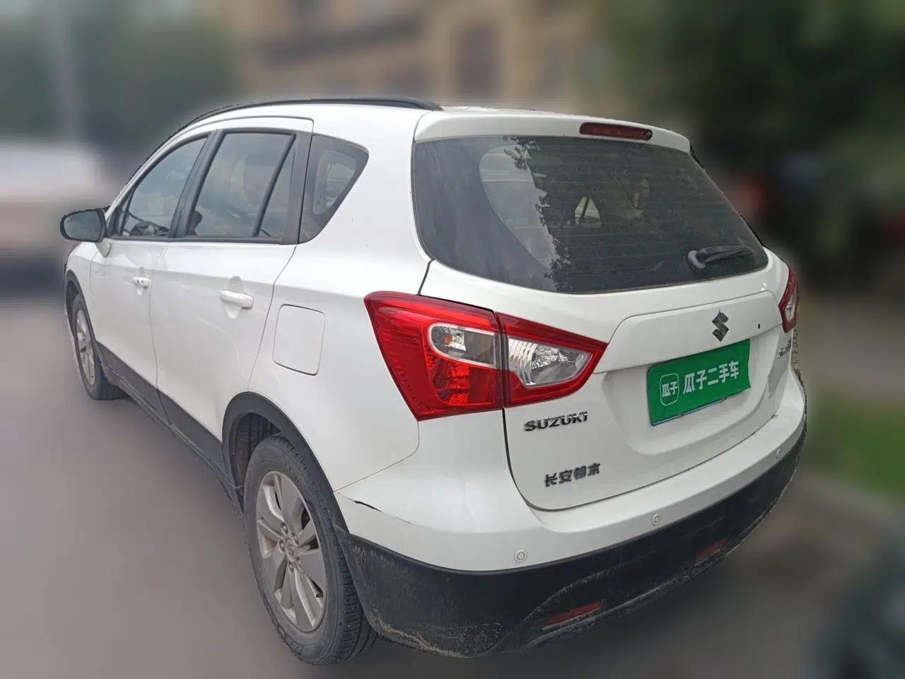 Suzuki S-Cross 2014 1.6L CVT Two-Wheel Drive Entry Model — миниатюра 4