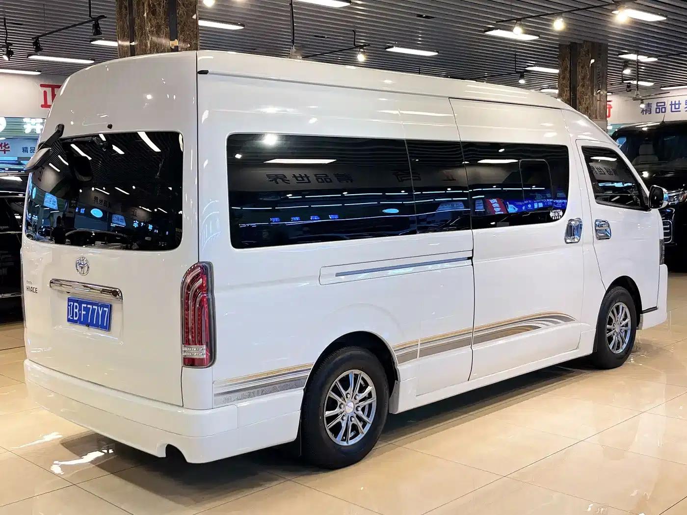 2018 HIACE 2.7L Automatic — миниатюра 5