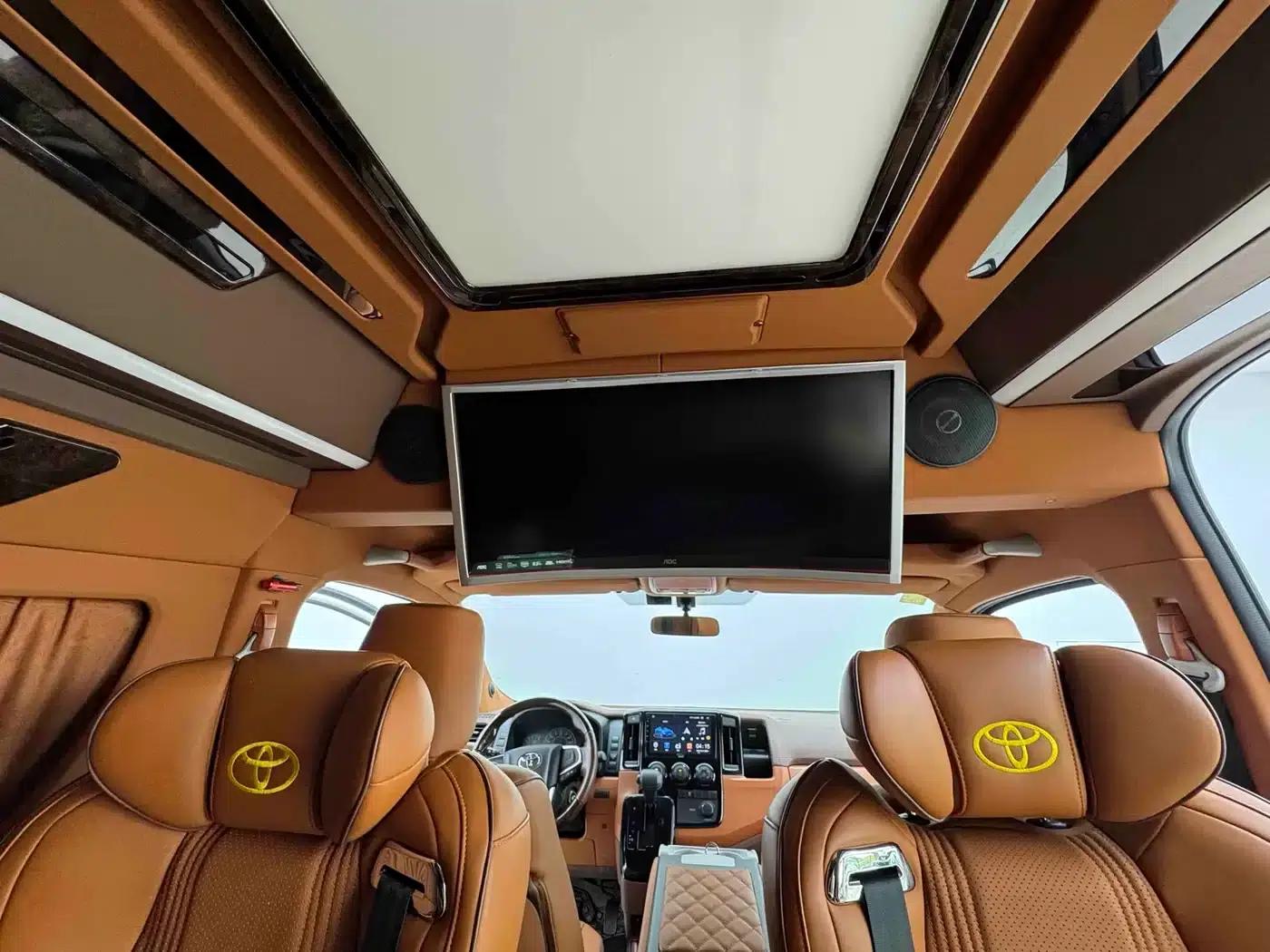 2021 HIACE 3.5L Middle East Edition — миниатюра 17