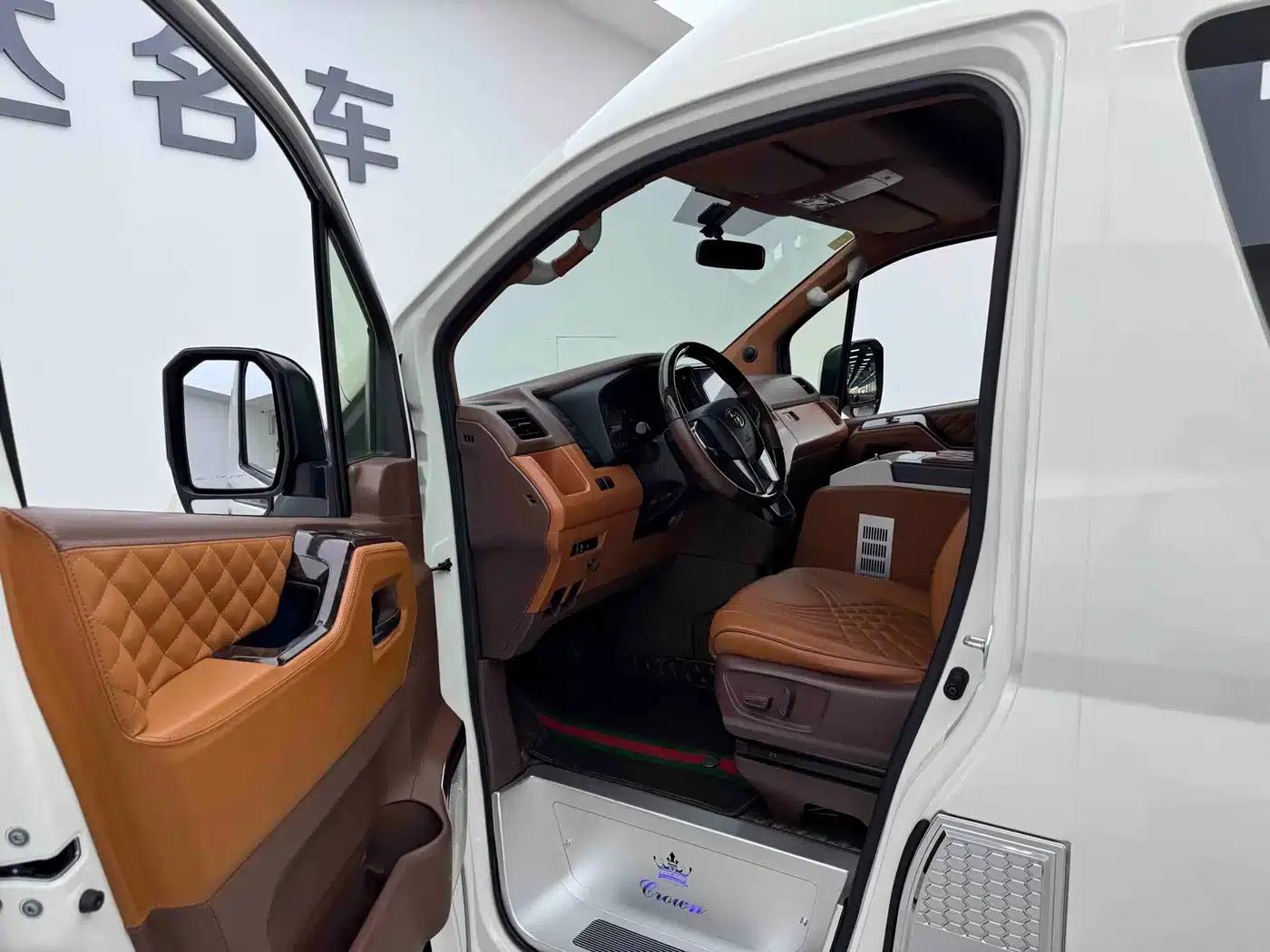 2021 HIACE 3.5L Middle East Edition — миниатюра 7