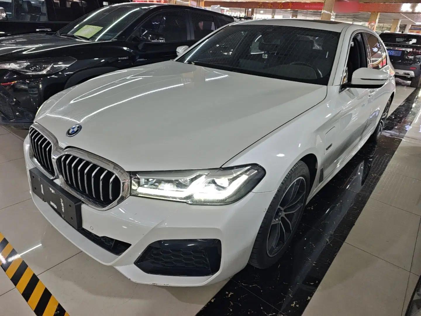 BMW 5 Series New Energy 2022 535Le M Sport Package — миниатюра 1