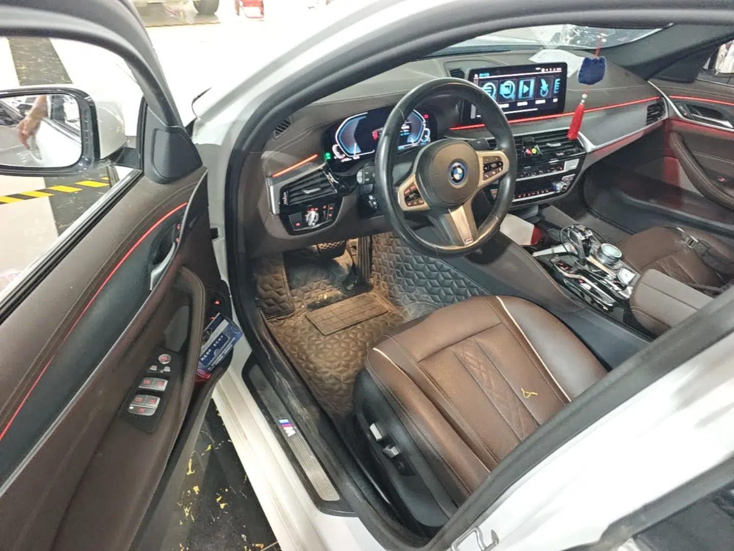 BMW 5 Series New Energy 2022 535Le M Sport Package — миниатюра 18