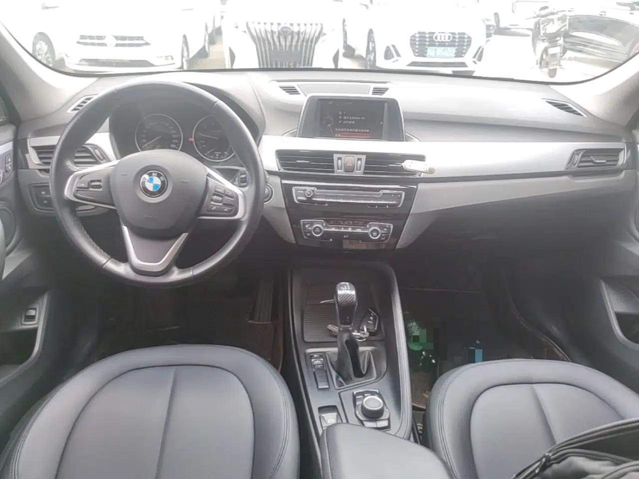 BMW X1 2018 sDrive20Li Leading Model — миниатюра 17